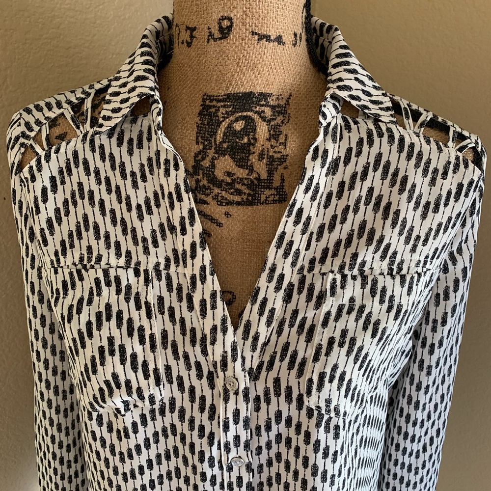 ❌SOLD❌Candie’s blouse 🤩